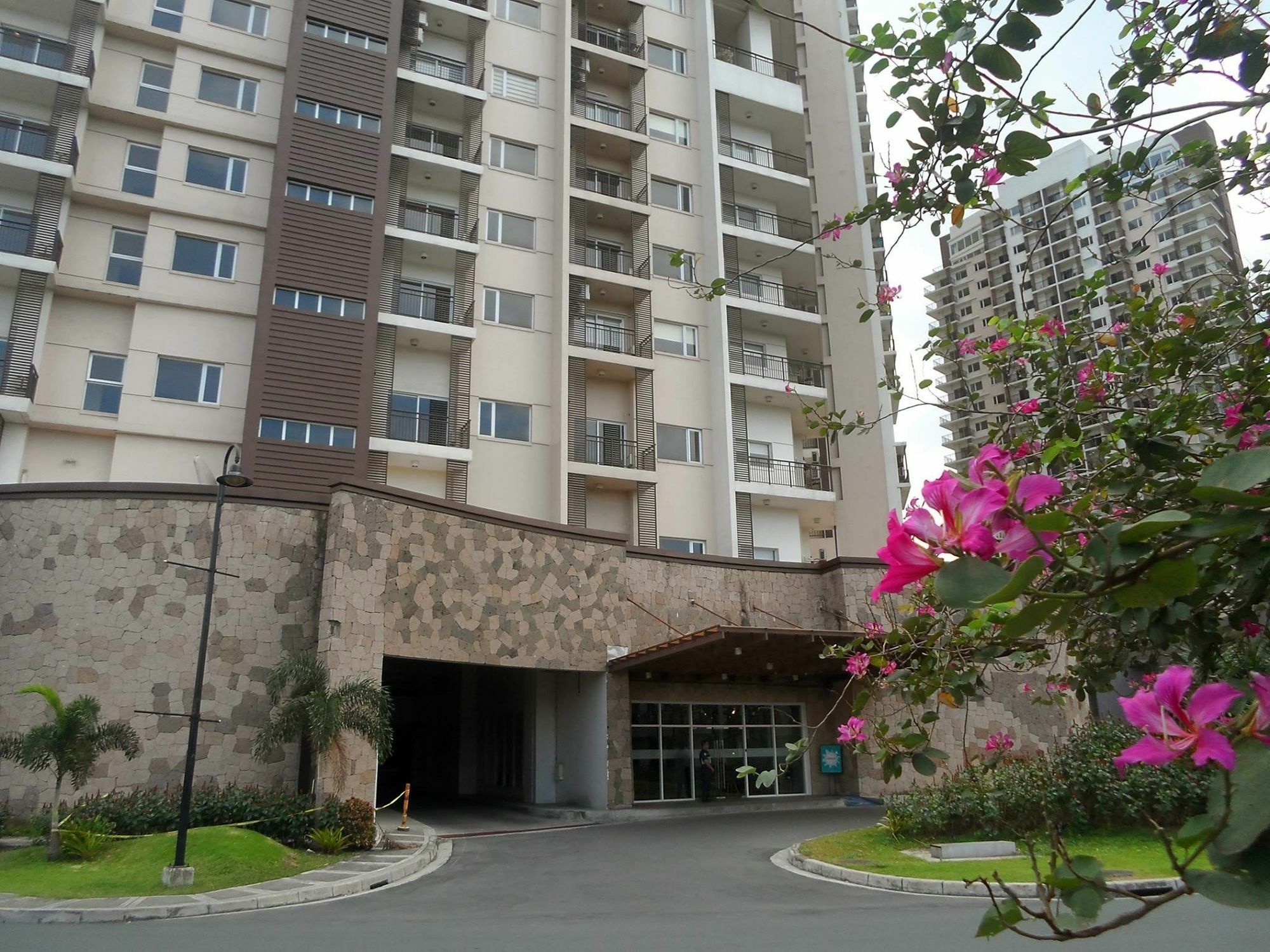 เดอะ ซีร์ก เซอร์วิซ เรสซิเดนซ์ Aparthotel เกซอนซิตี้ ภายนอก รูปภาพ