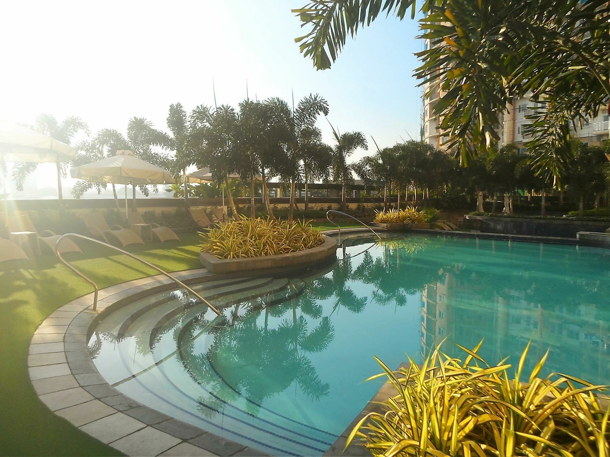 เดอะ ซีร์ก เซอร์วิซ เรสซิเดนซ์ Aparthotel เกซอนซิตี้ ภายนอก รูปภาพ